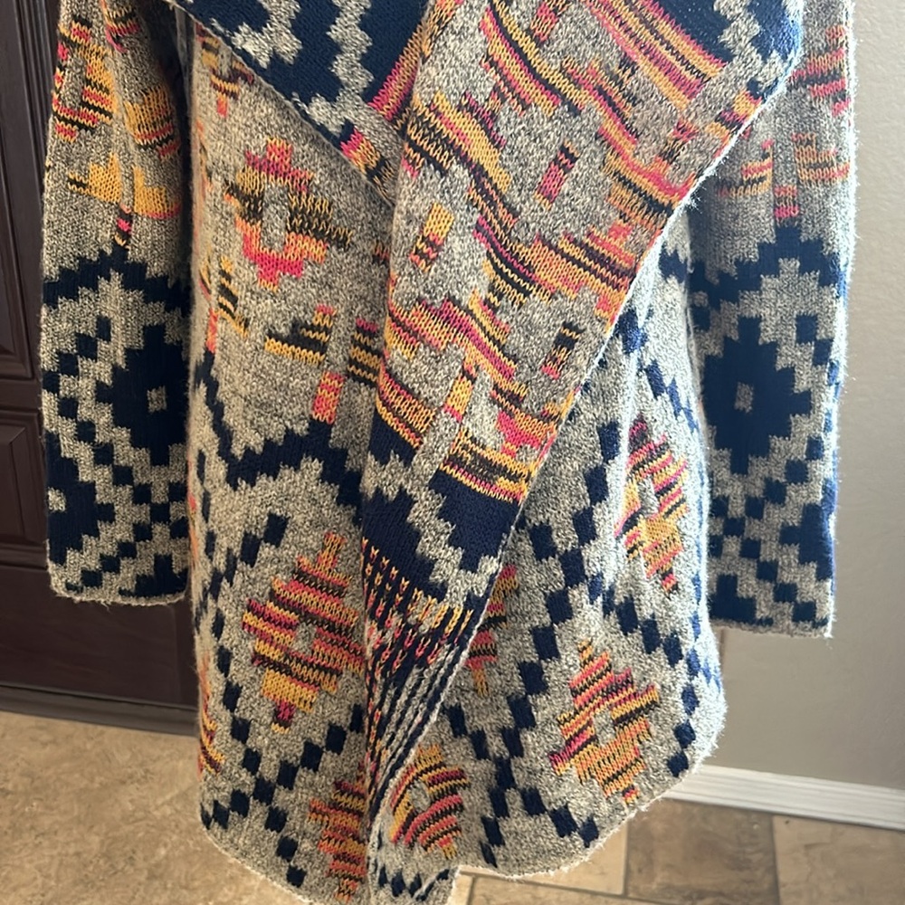Geometric Patterned Open Front Sweater - Picture 3 of 11